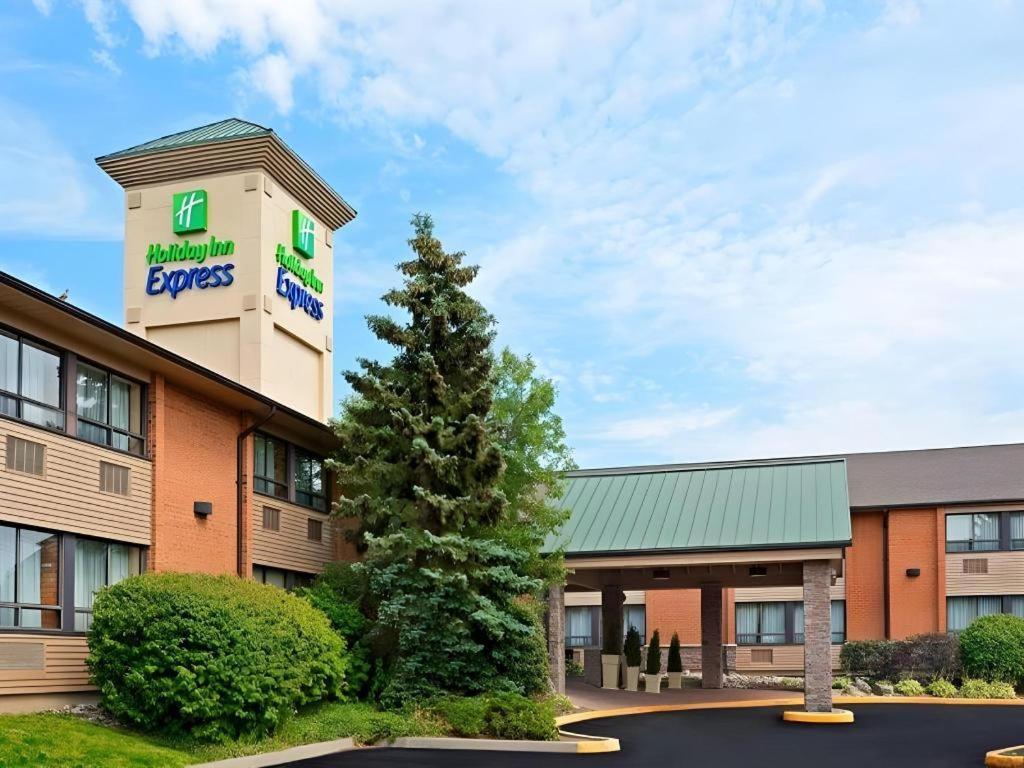 Holiday Inn Express Toronto East - Scarborough By Ihg Екстериор снимка