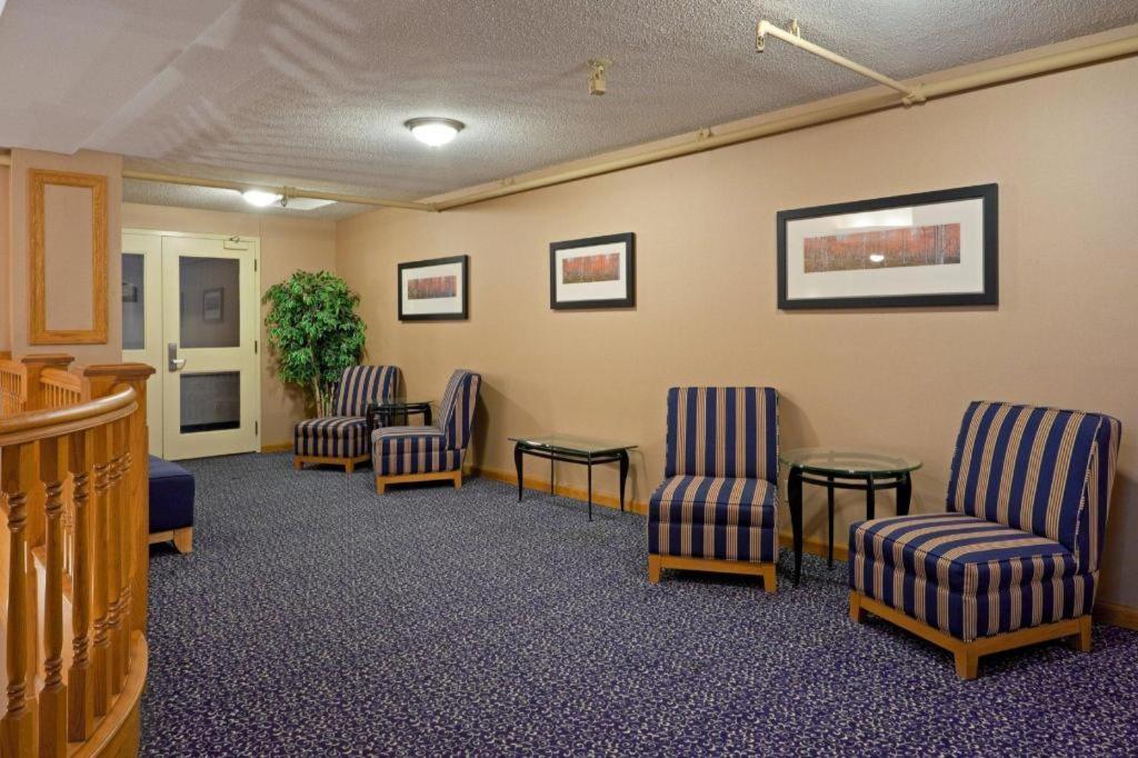 Holiday Inn Express Toronto East - Scarborough By Ihg Екстериор снимка