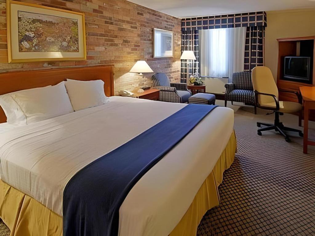 Holiday Inn Express Toronto East - Scarborough By Ihg Екстериор снимка