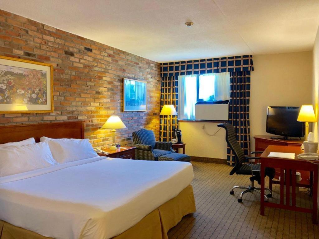 Holiday Inn Express Toronto East - Scarborough By Ihg Екстериор снимка