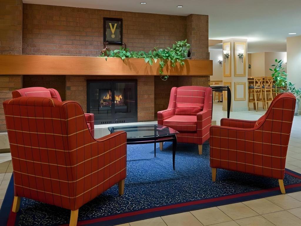 Holiday Inn Express Toronto East - Scarborough By Ihg Екстериор снимка