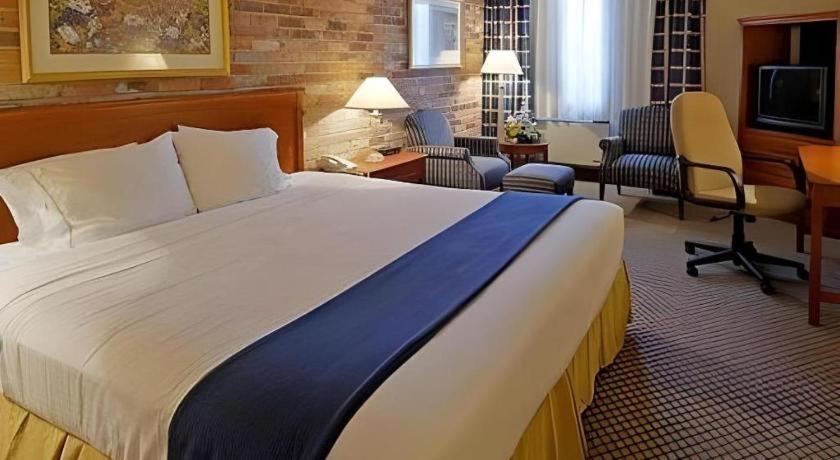 Holiday Inn Express Toronto East - Scarborough By Ihg Екстериор снимка