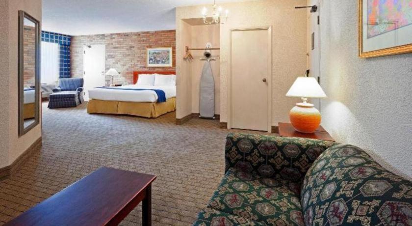 Holiday Inn Express Toronto East - Scarborough By Ihg Екстериор снимка