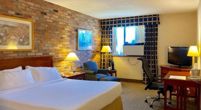 Holiday Inn Express Toronto East - Scarborough By Ihg Екстериор снимка