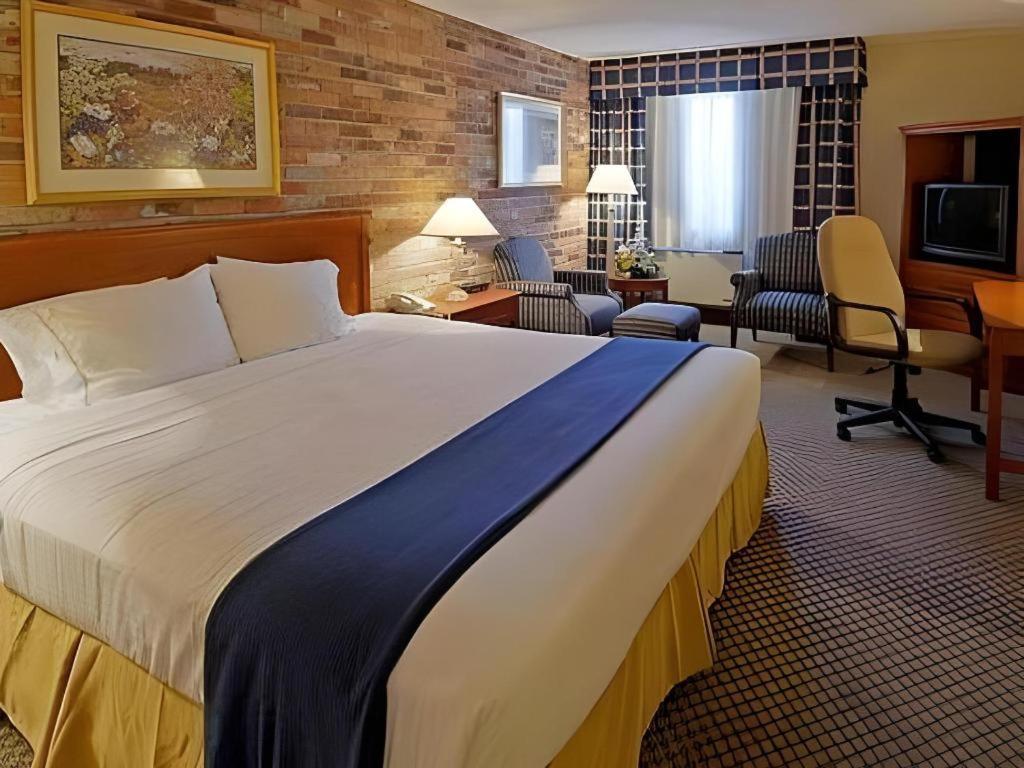 Holiday Inn Express Toronto East - Scarborough By Ihg Екстериор снимка
